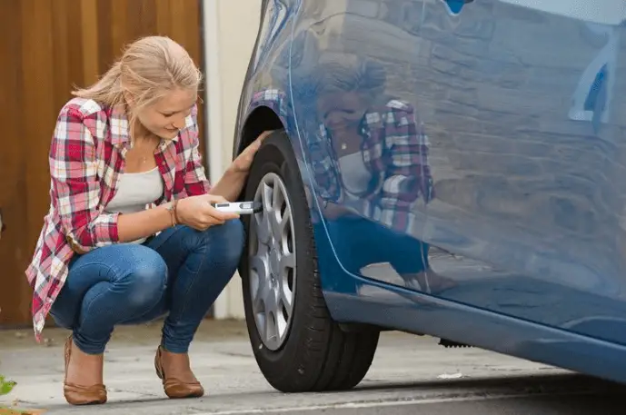 Tyre pressure checking- Car tyres