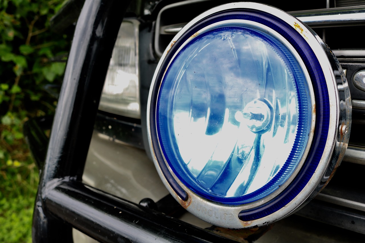 types of car headlights: Driving lamp: